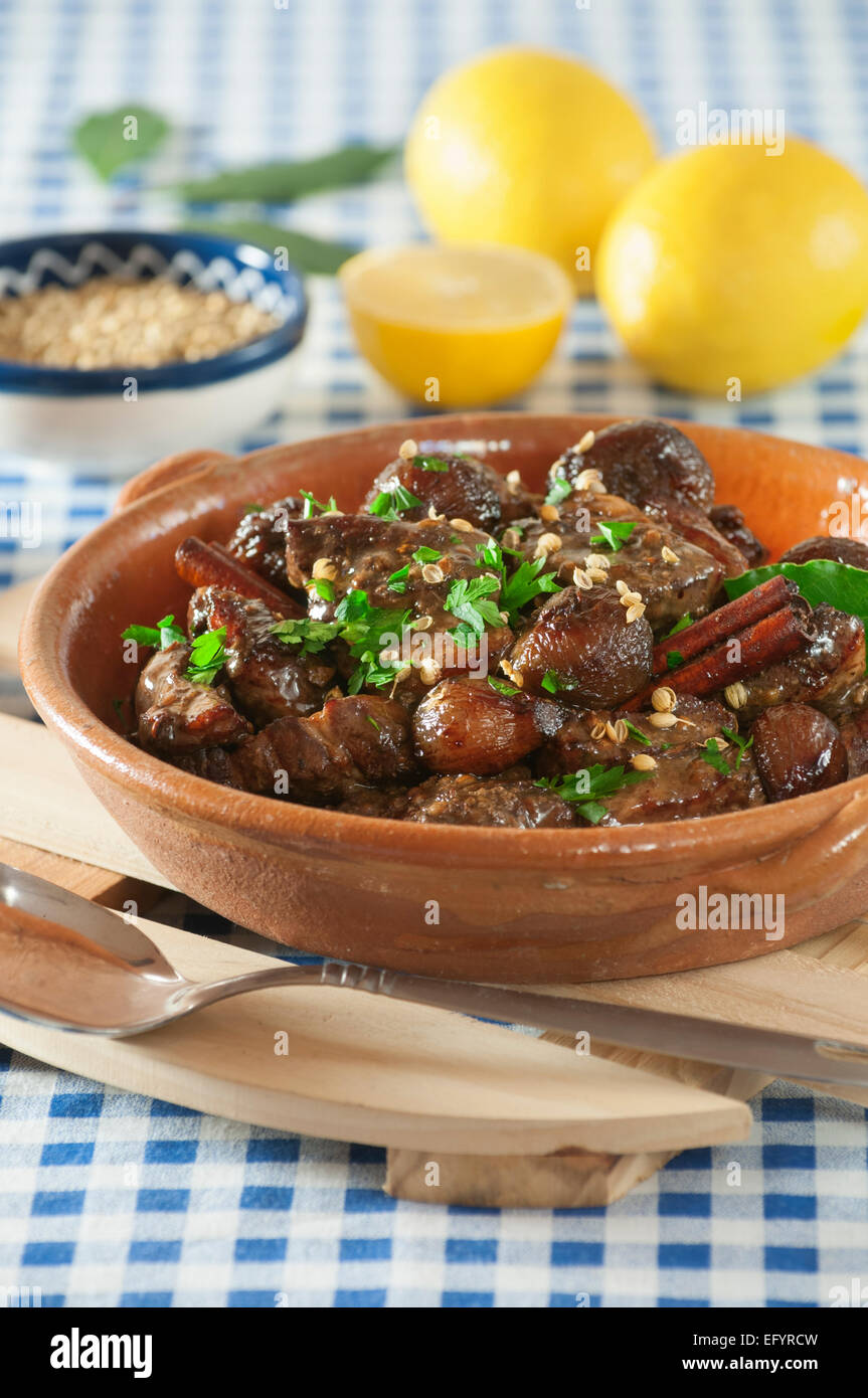 Afelia. Porc au vin rouge et les graines de coriandre. Banque D'Images