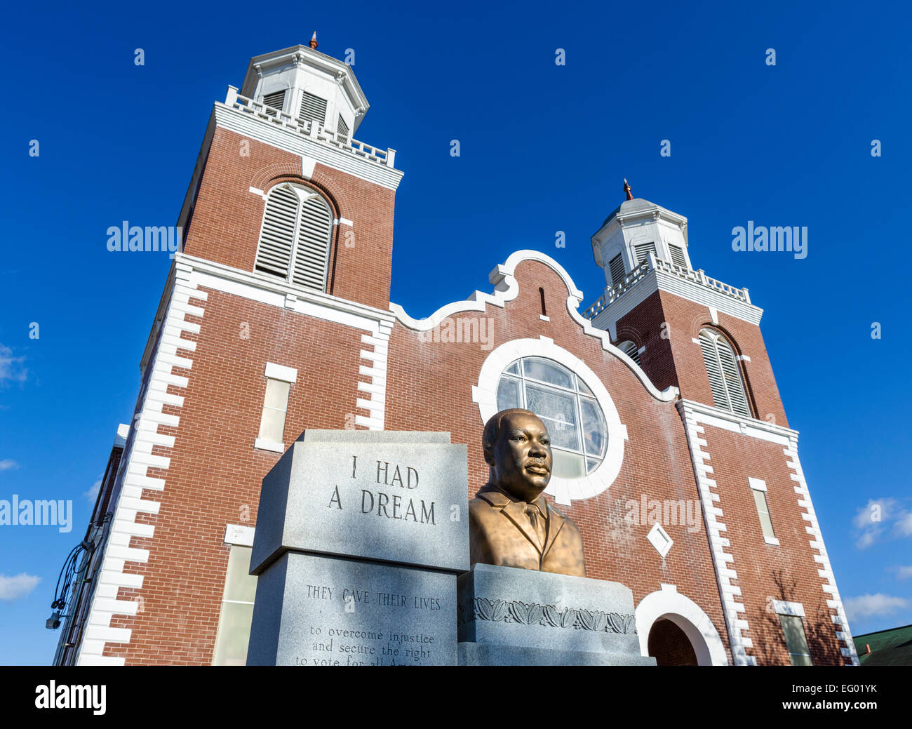 Buste de Martin Luther King à l'extérieur de la chapelle AME Brown Church, Selma, Alabama - point de départ de la marche 1965 Selma-Montgomery Banque D'Images