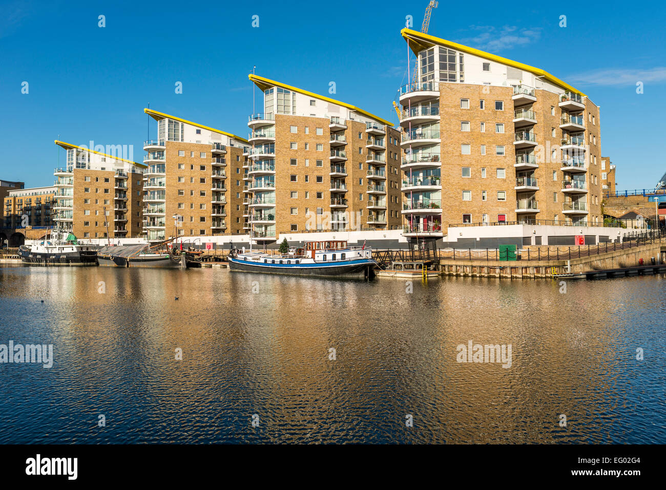 Le limehouse Basin dans East London Docklands est un port de plaisance et le développement résidentiel dans l'Arrondissement de Tower Hamlets Banque D'Images
