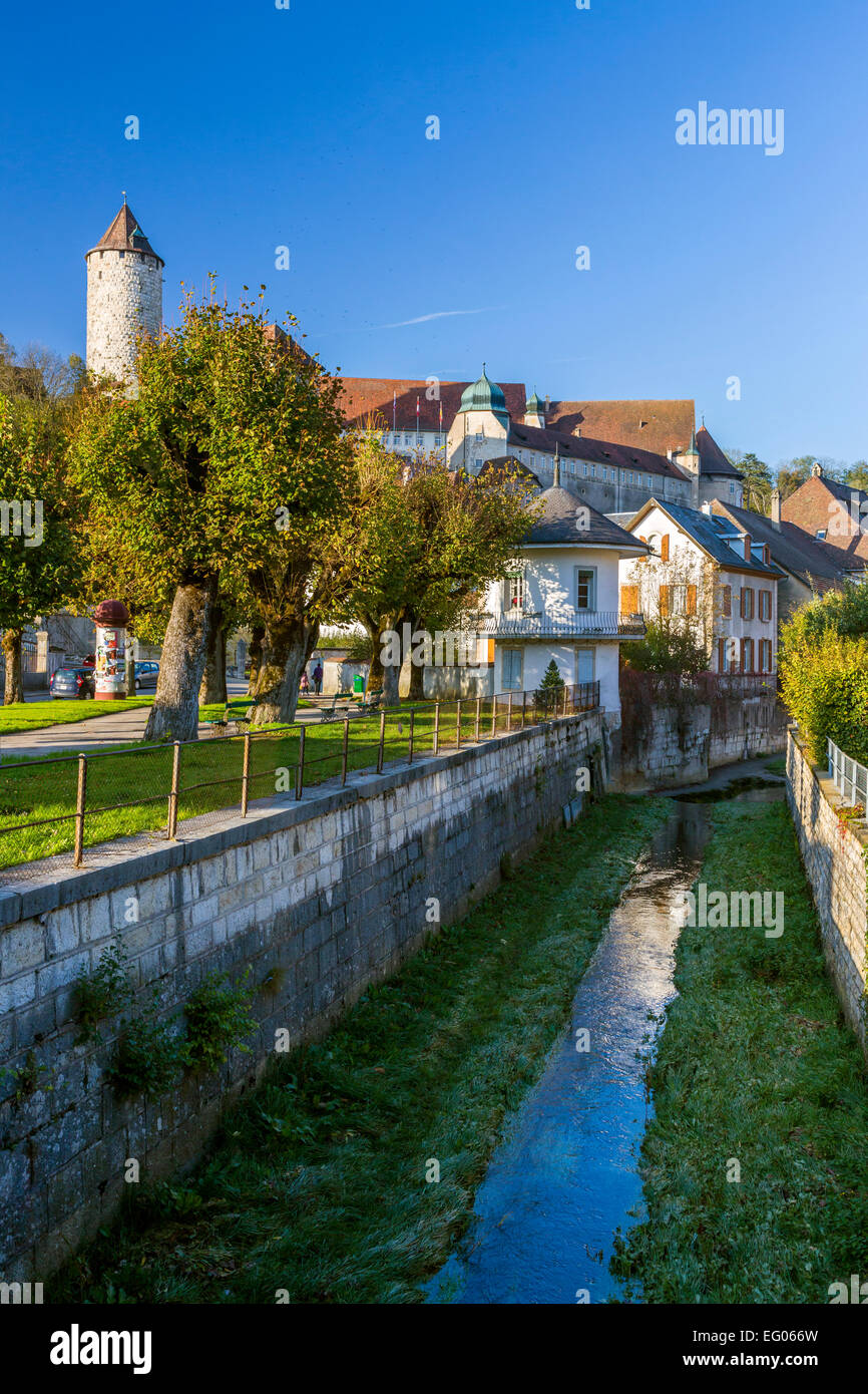 Vue vers le château de Porrentruy, Canton du Jura, Suisse. Banque D'Images