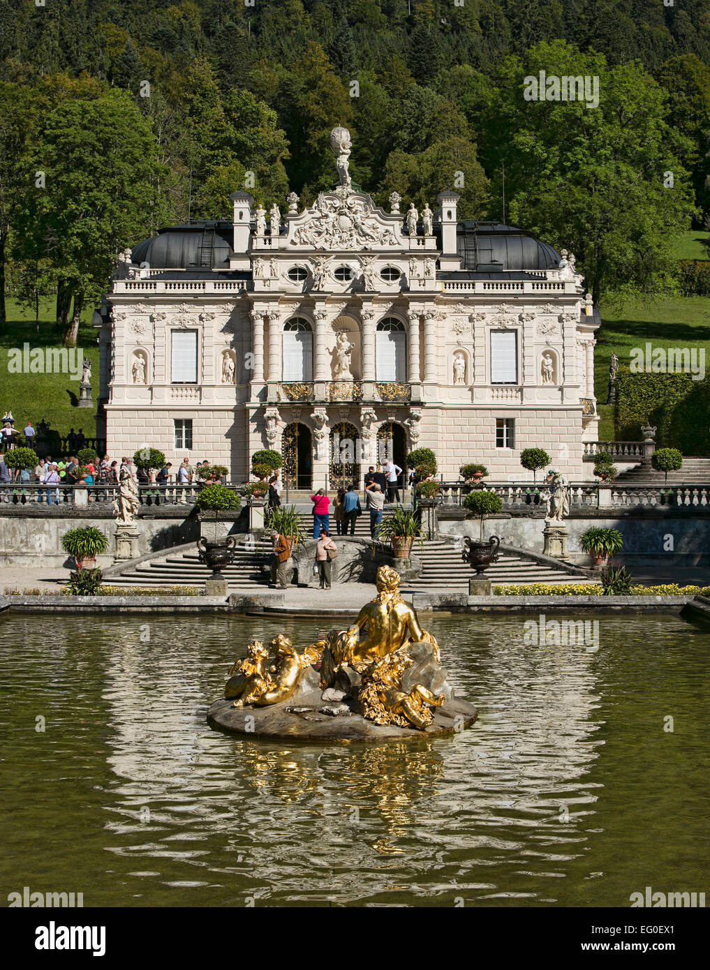 Château de Linderhof extérieure golden fountain Banque D'Images