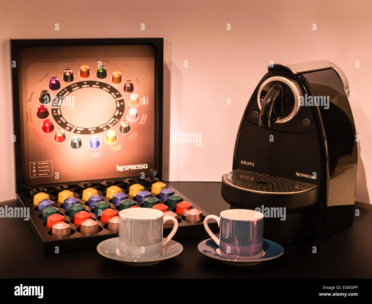 Plans Nespresso pour ouvrir une série de cafés de rue en Europe, y compris le Royaume-Uni Banque D'Images