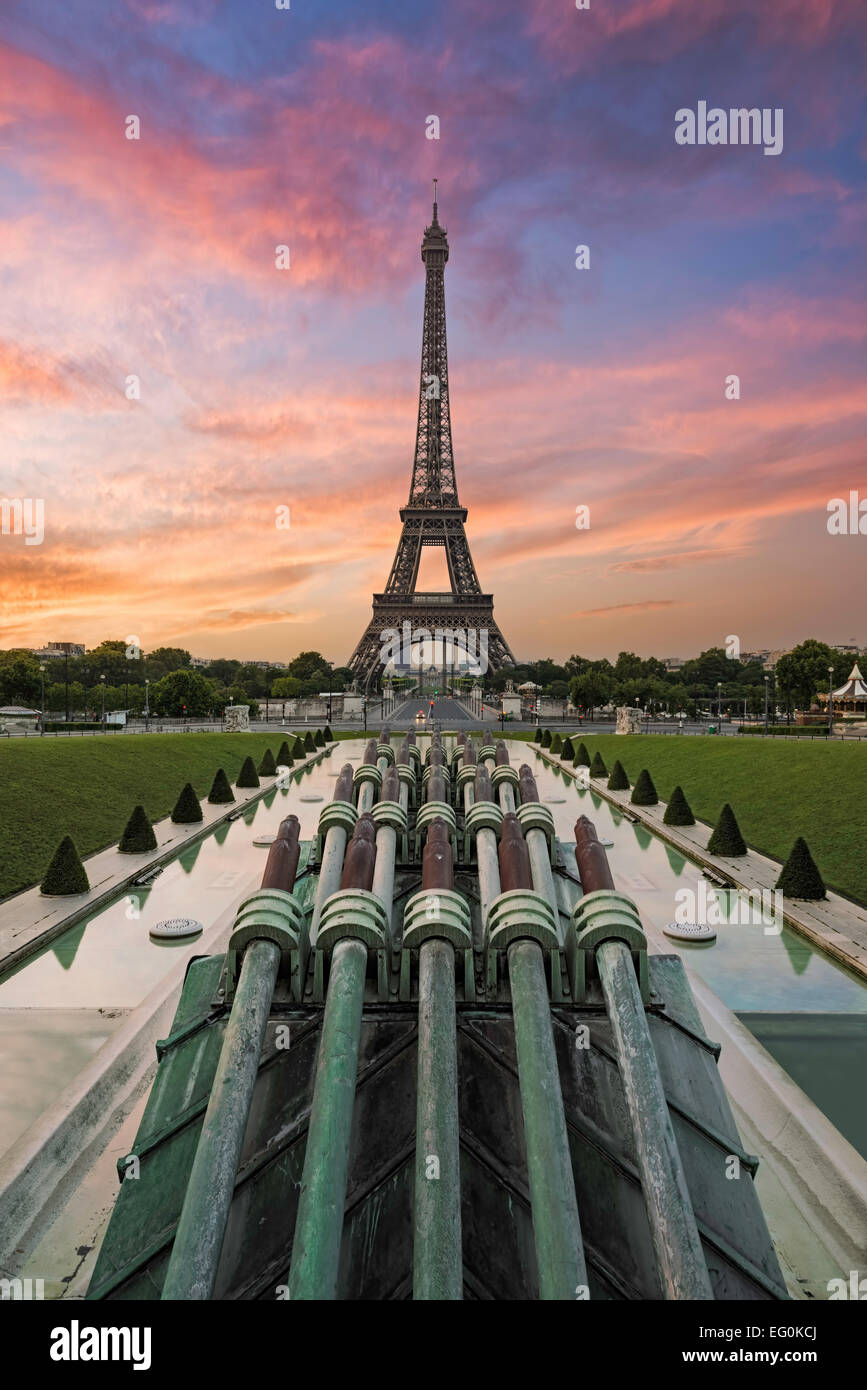 France, Paris, Tour Eiffel au coucher du soleil Banque D'Images