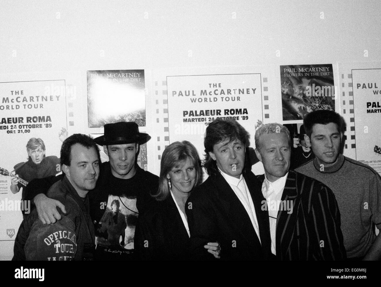 Paul McCartney avec puis épouse Linda et le groupe pendant sa tournée mondiale en Italie 1989 Banque D'Images