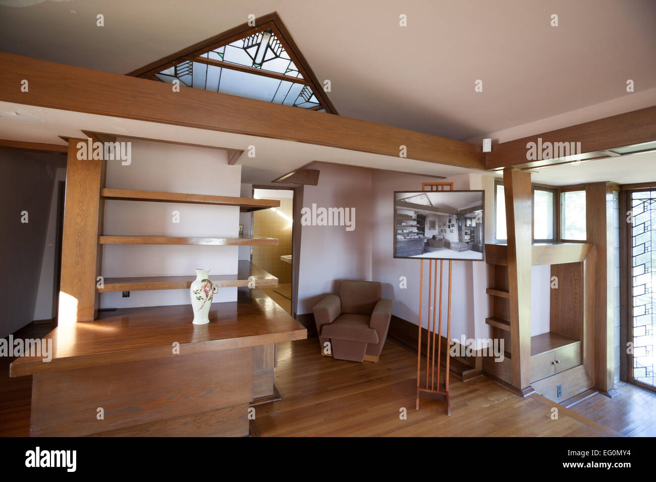 Fichier : Los Angeles, Californie, USA. 24 janvier, 2015. La chambre de maître, fini par Lloyd Wright à son père, Frank Lloyd Wright's Hollyhock House à Barnsdall Art Park, Hollywood, Los Angeles, CAFrank Lloyd Wright Hollyhock House à ré-ouvrir 13 Février, 2015. Credit : Kayte/Deioma Alamy Live News Banque D'Images