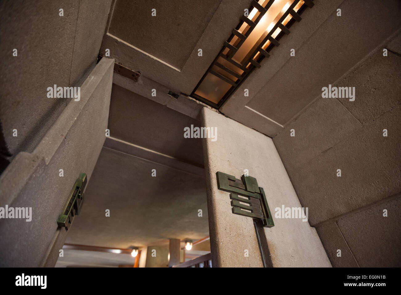 Fichier : Los Angeles, Californie, USA. 24 janvier, 2015. L'entrée de Frank Lloyd Wright's Hollyhock House à Barnsdall Art Park, Hollywood, Los Angeles, CAFrank Lloyd Wright Hollyhock House à ré-ouvrir 13 Février, 2015. Credit : Kayte/Deioma Alamy Live News Banque D'Images