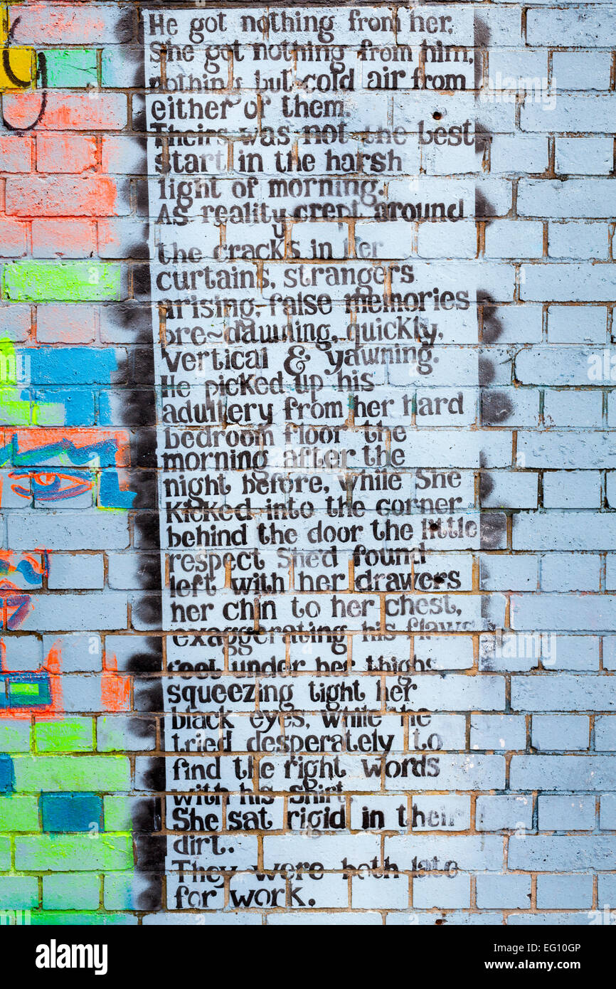 Street art Graffiti poème sur un mur à Shoreditch, East London Banque D'Images