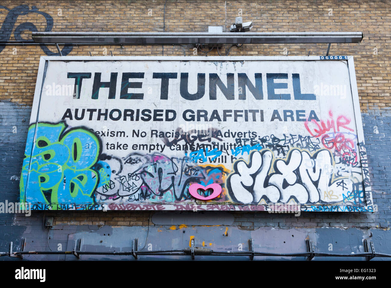 Inscrivez-vous à l'extérieur du graffiti sont autorisés dans le Tunnel, également appelé Banksy Tunnel, à Leake Street près de la gare de Waterloo, LondonThe Banque D'Images