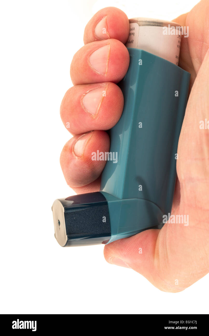 Dans un inhalateur d'asthme patients - studio photo avec un fond blanc Banque D'Images