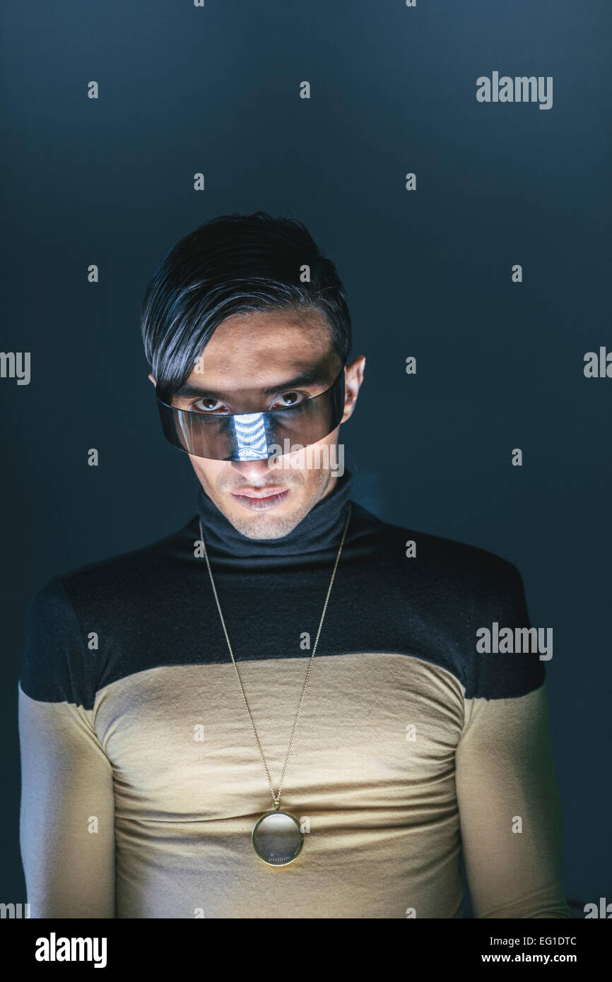 Hi-Tech futuriste Fashion avec des lunettes comme gadget technologique Banque D'Images