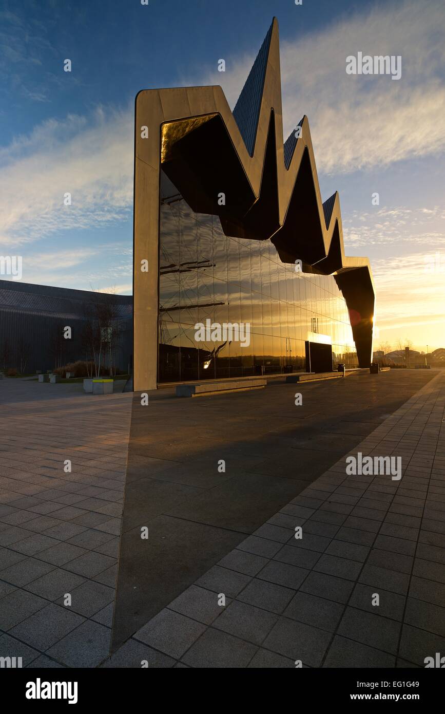 Lever du Soleil prises à Glasgow Riverside Museum Banque D'Images