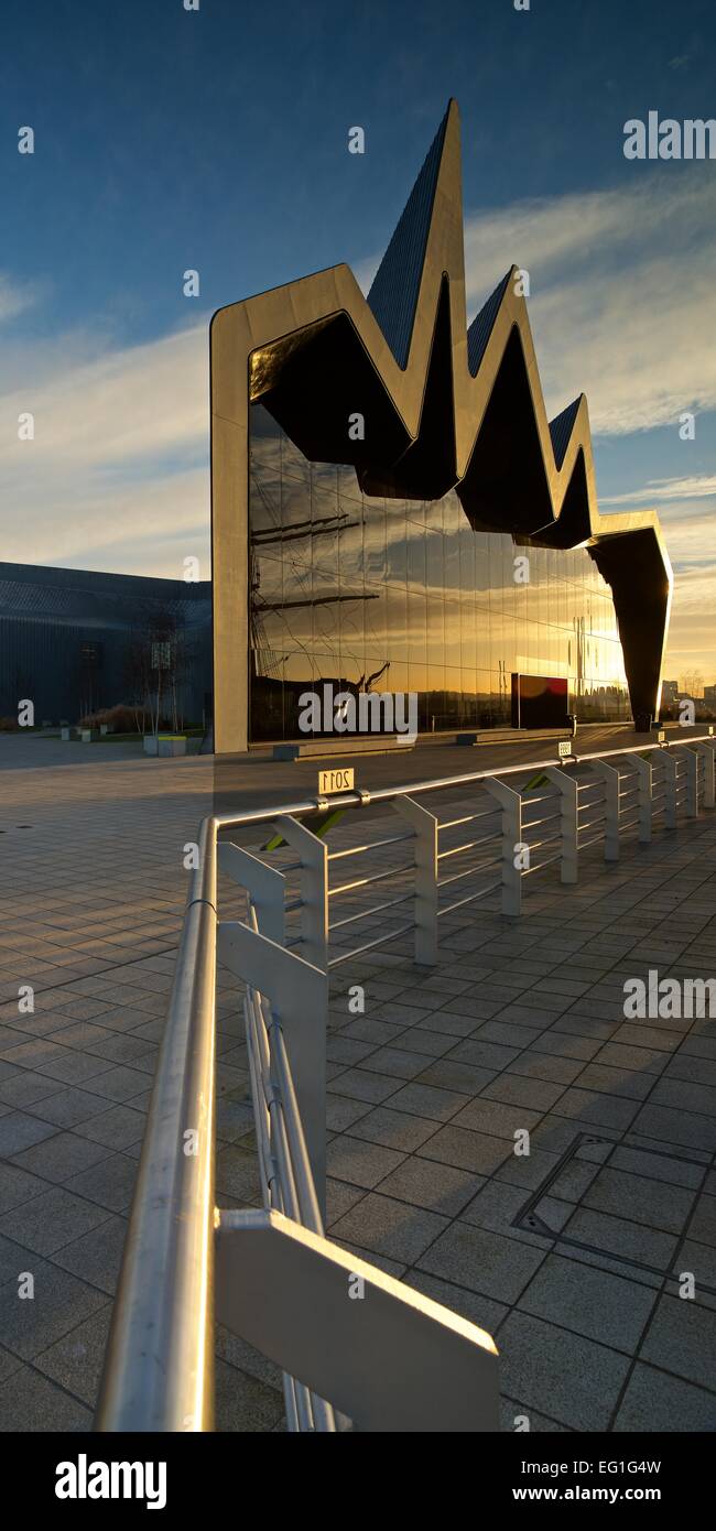 Lever de soleil prises à la Glasgow Riverside Museum Banque D'Images