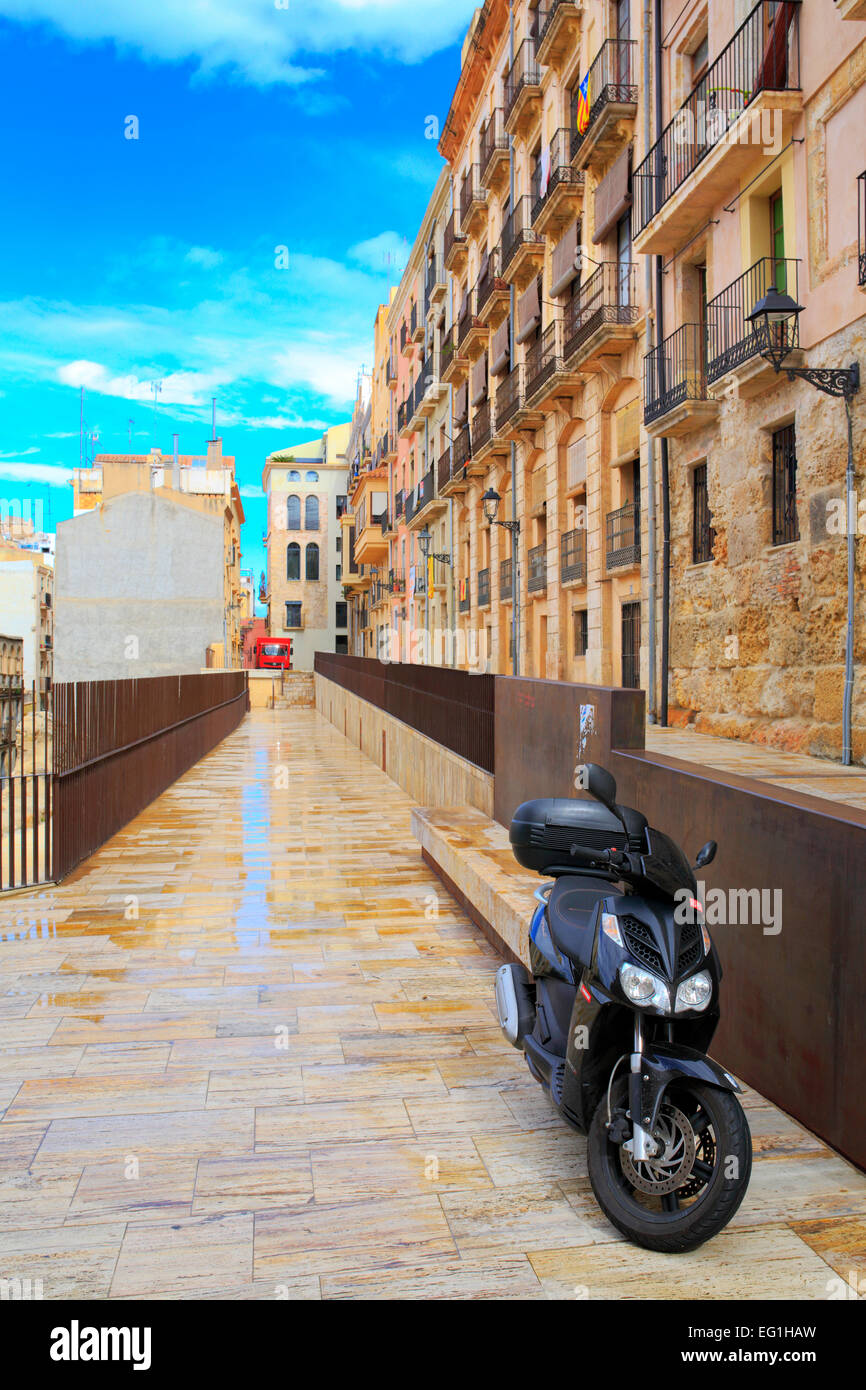Street dans la vieille ville, Tarragone, Catalogne, Espagne Banque D'Images