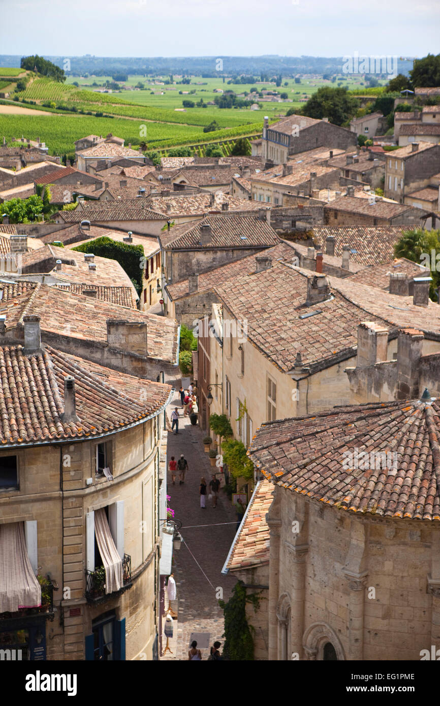 Vue sur le village de Saint-Emilion, près de Bordeaux Banque D'Images