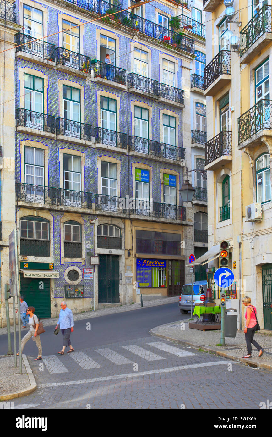 Street dans la vieille ville, Lisbonne, Portugal Banque D'Images