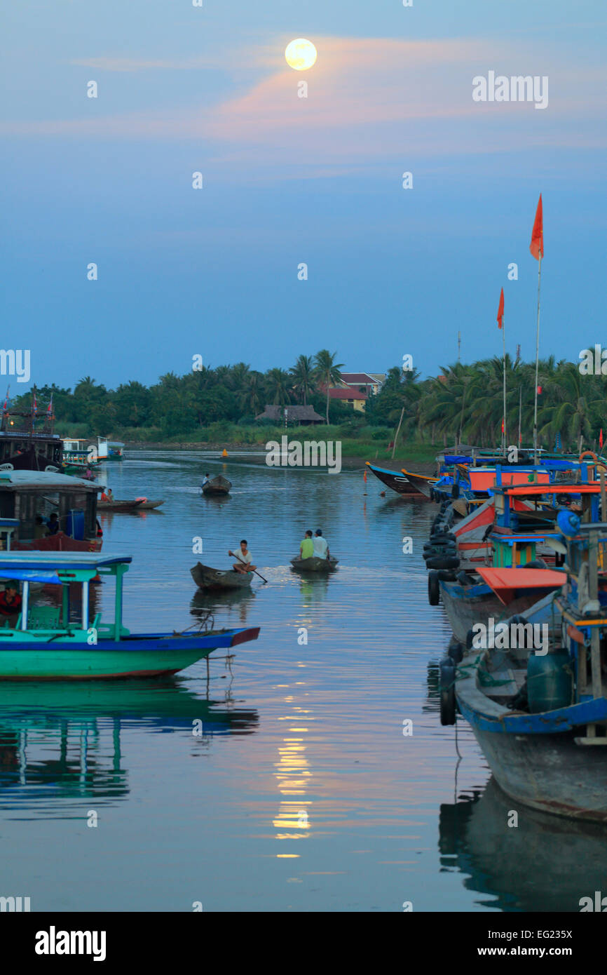 Soirée à Hoi An, la rivière Thu Bon, Vietnam Banque D'Images