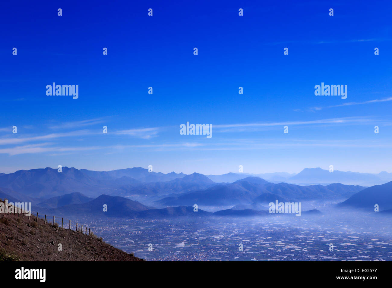 Vue de Naples depuis le Mont Vésuve, Campanie, Italie Banque D'Images