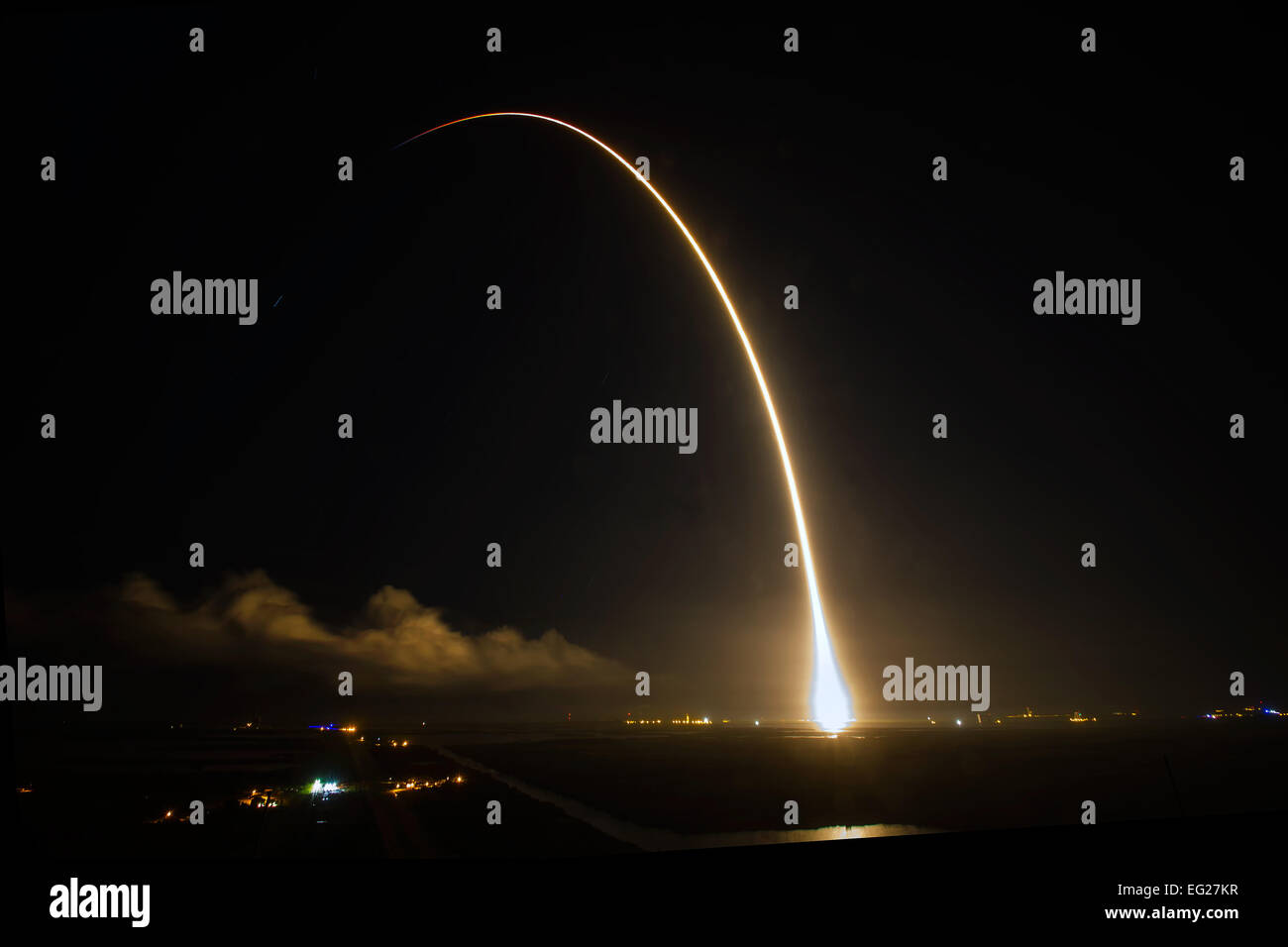 Les technologies de l'Exploration spatiale SpaceX a terminé un lancement réussi de leurs 9 Falcon spatial Dragon dirigé vers la Station spatiale internationale à partir de l'espace complexe de lancement 40 de Cap Canaveral Air Force Station, en Floride, 21 Septembre, 2014 à 1:52 HAE. Une équipe mixte de militaires, les civils du gouvernement et les entrepreneurs à partir de la 45e Space Wing a fourni un appui à la mission, y compris les prévisions météo, le lancement et l'éventail des opérations, la sécurité, la sécurité et les affaires publiques. par John Studwell/AmericaSpace Banque D'Images