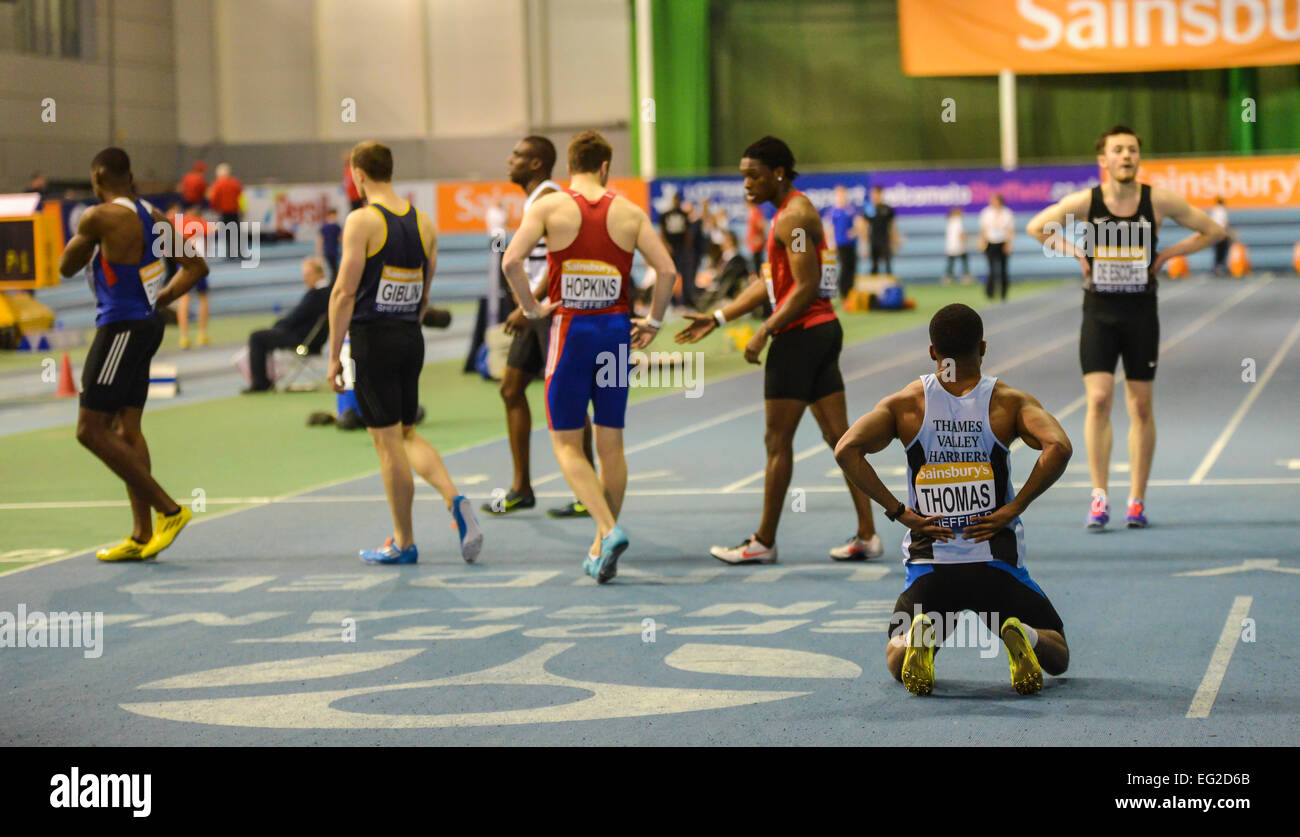 Sheffield, Royaume-Uni. Feb 14, 2015. La piscine 30 mars 1993. Les athlètes après l'arrivée d'une 60m de la chaleur. © Plus Sport Action/Alamy Live News Banque D'Images