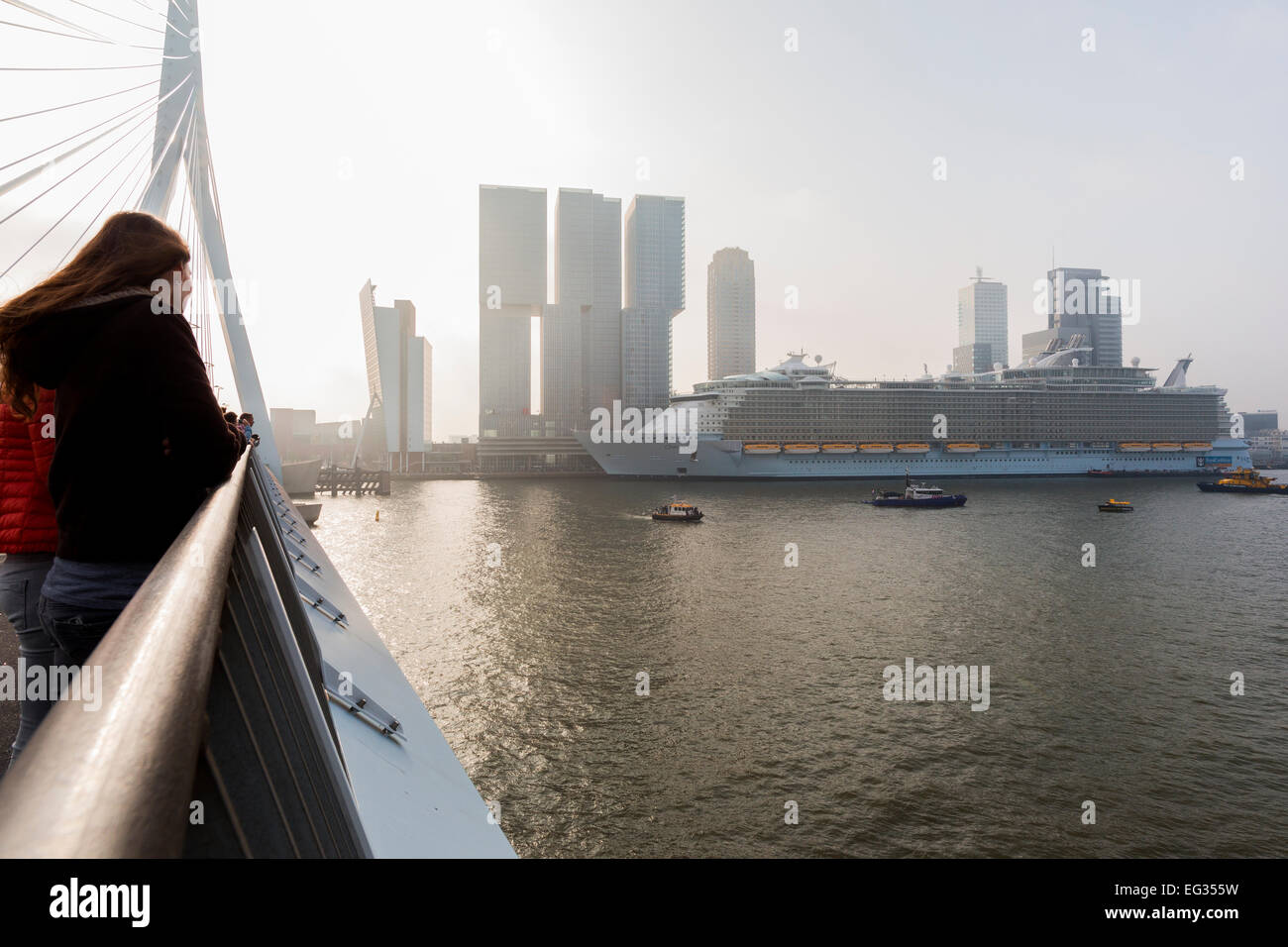 Oasis of the Seas Rotterdam appelant au cours de sa visite en Europe de 2014. Banque D'Images
