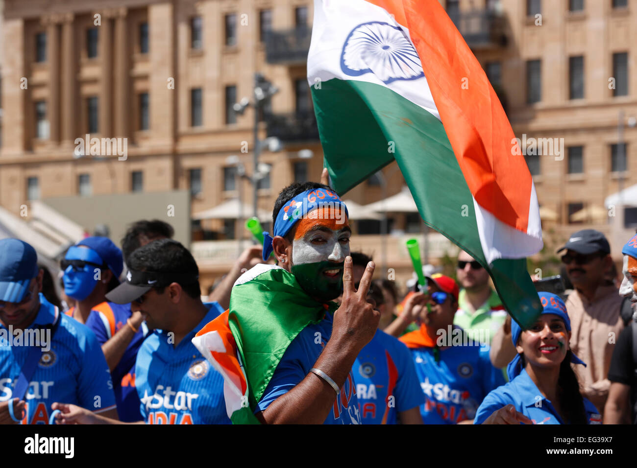 Cricket indien fans acclamer l'équipe Banque D'Images