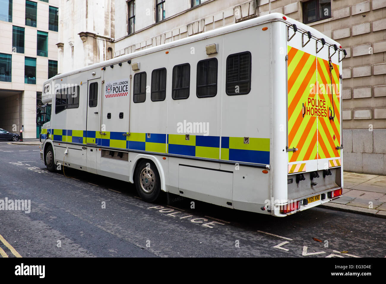 Ville de London Police Horse Van ou Horsebox Love Lane Ville de London UK Banque D'Images