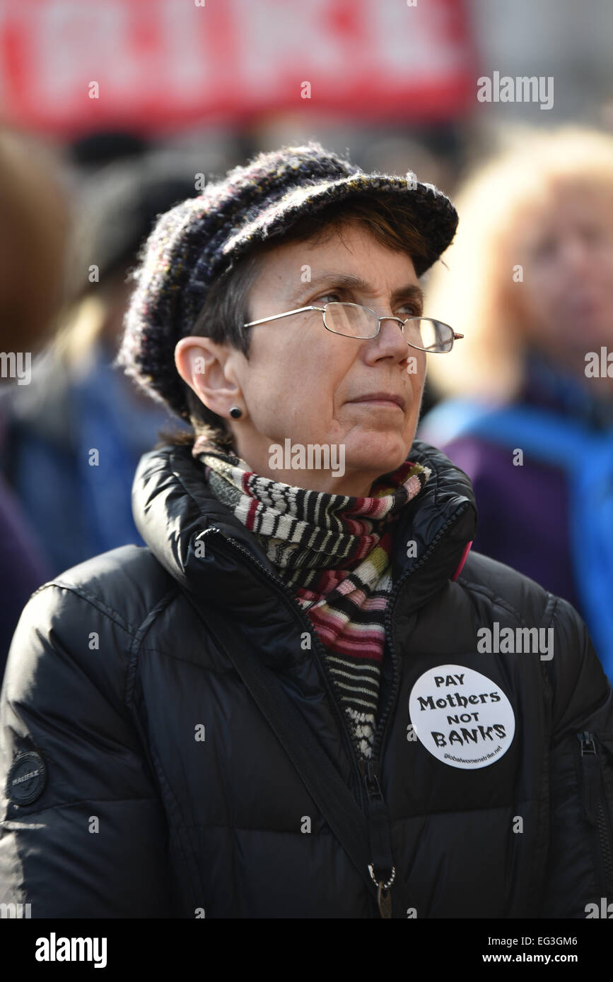 London,UK, le 15 Mar 2015 : La campagne de solidarité en Grèce, Syriza Londres et d'autres organisations manifestation en soutien du peuple grec en face de la National Gallery à Trafalgar Square. Fait partie d'une série de rassemblements et manifestations à l'appui du nouveau gouvernement grec's attitude anti-austérité à l'échelle de l'Europe, les manifestants appellent à la troïka pour diminuer c'est demandes sur le pays accablé de dettes. Credit : Voir Li/Alamy Live News Banque D'Images