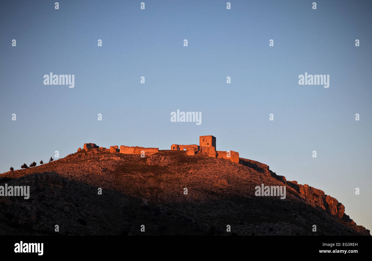 Au-dessus de château Ardales au coucher du soleil, la province de Malaga, Andalousie, Espagne Banque D'Images