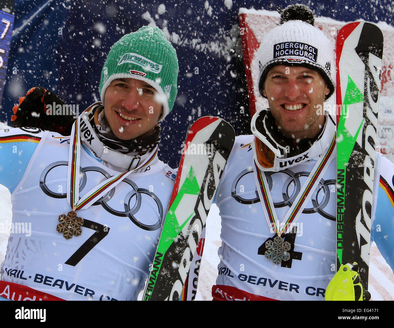 Felix Neureuter (L) et Fritz Dopfer de Allemagne réagir après la mens slalom aux Championnats du Monde de Ski Alpin à Vail - Beaver Creek, Colorado, USA, 15 février 2015. Photo : Stephan Jansen/dpa Banque D'Images