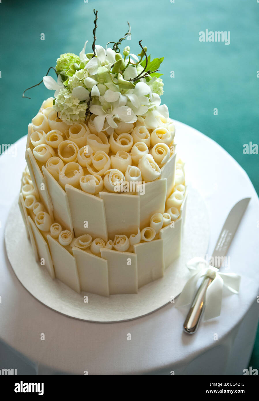 Le chocolat blanc gâteau de mariage Banque D'Images