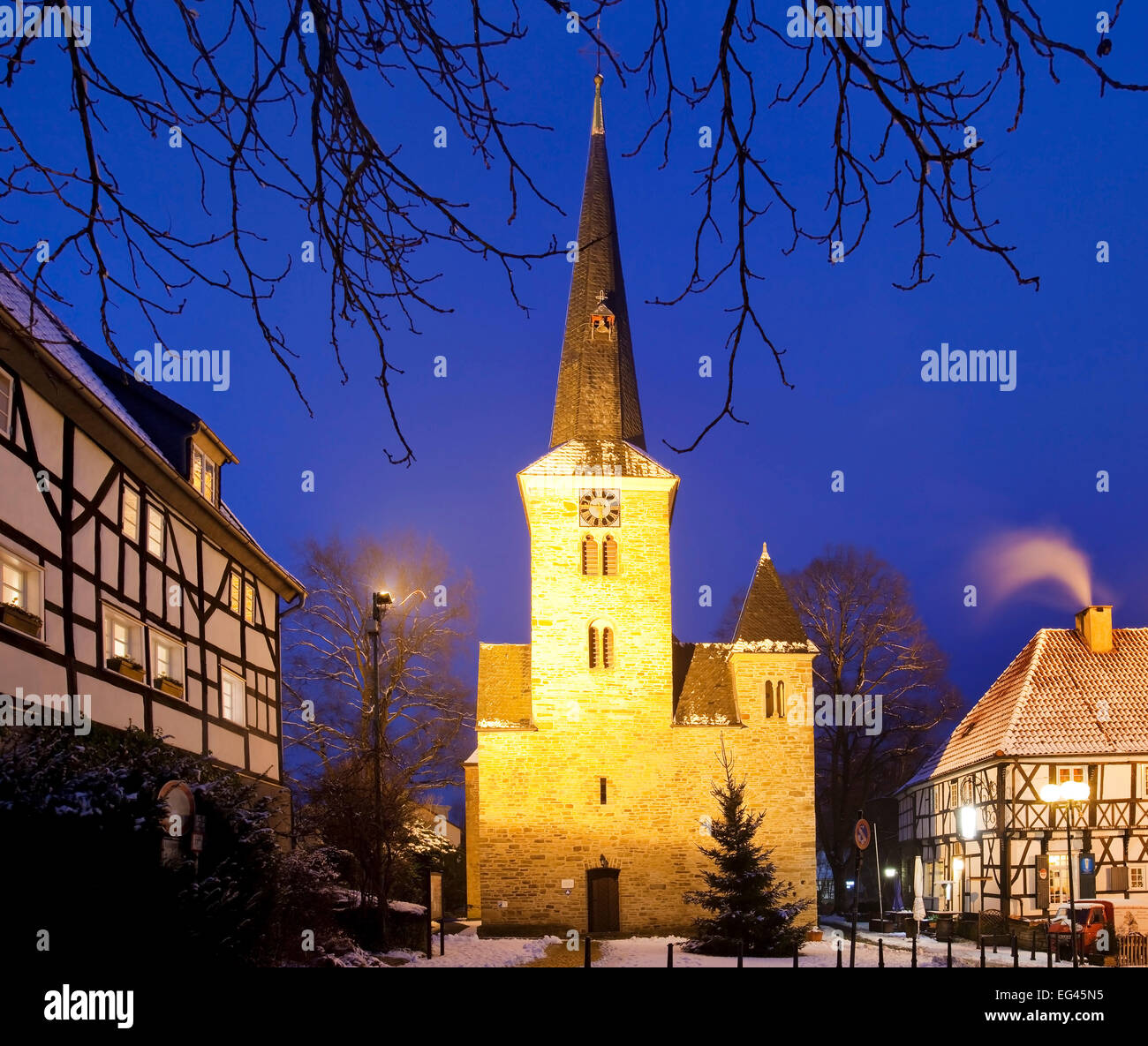 Die Dorfkirche im historischen Dorfzentrum von Wengern, Stadt Wetter, Ruhr, Nordrhein-Westfalen, Deutschland, Europa Banque D'Images