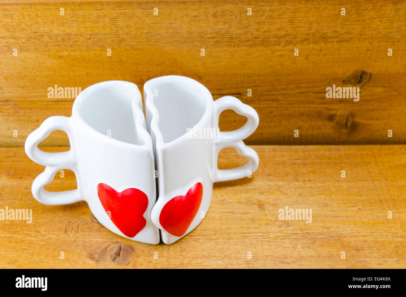 Tasse à café en forme de coeur qui peut être divisé en deux parties Banque D'Images