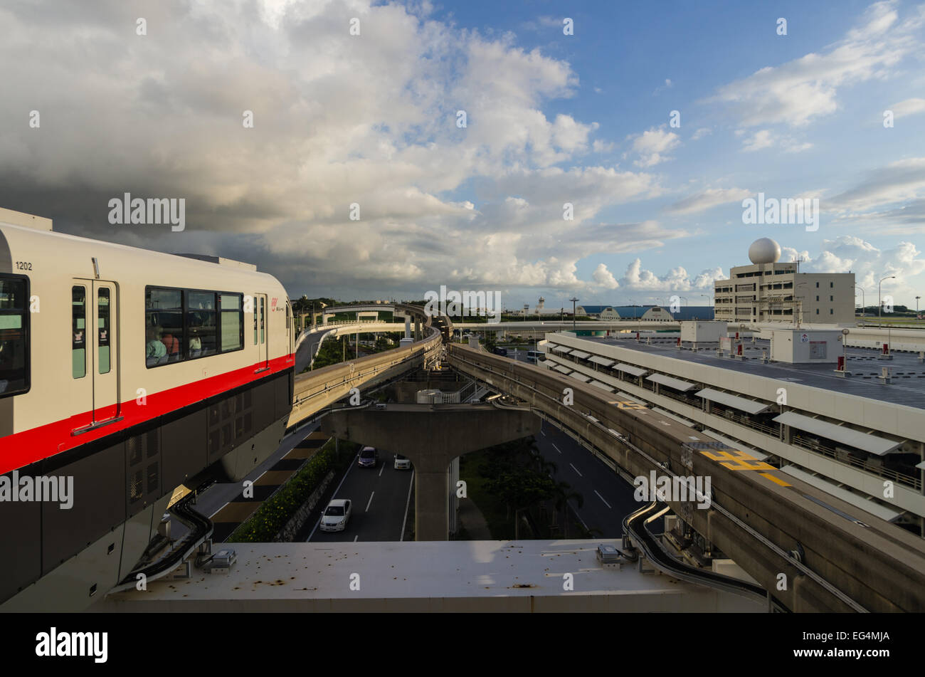 Au départ de la station de monorail de l'aéroport de Naha en Naha, Okinawa, Japon Banque D'Images