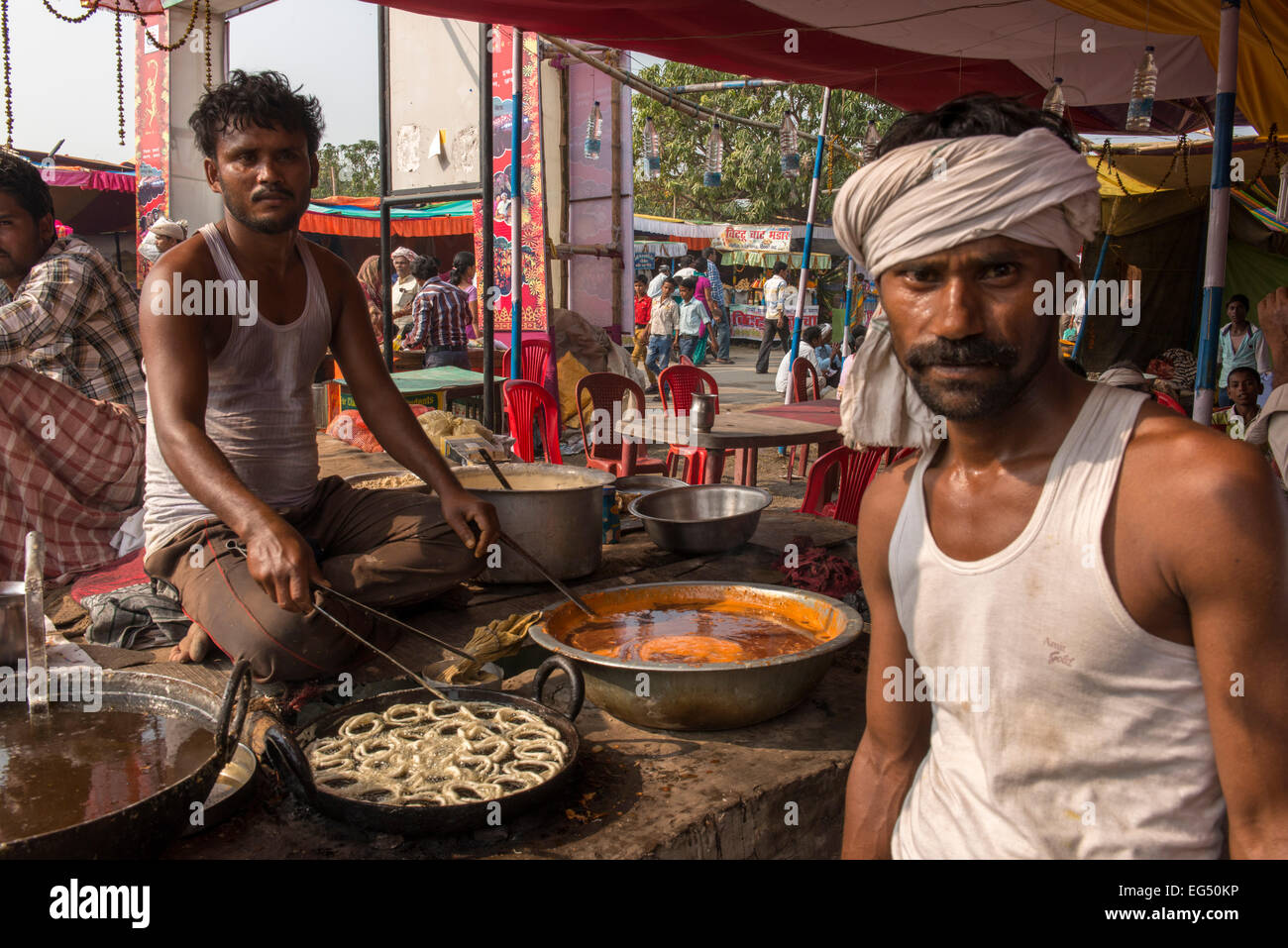 Les hommes Sucreries, Sonepur Mela Banque D'Images