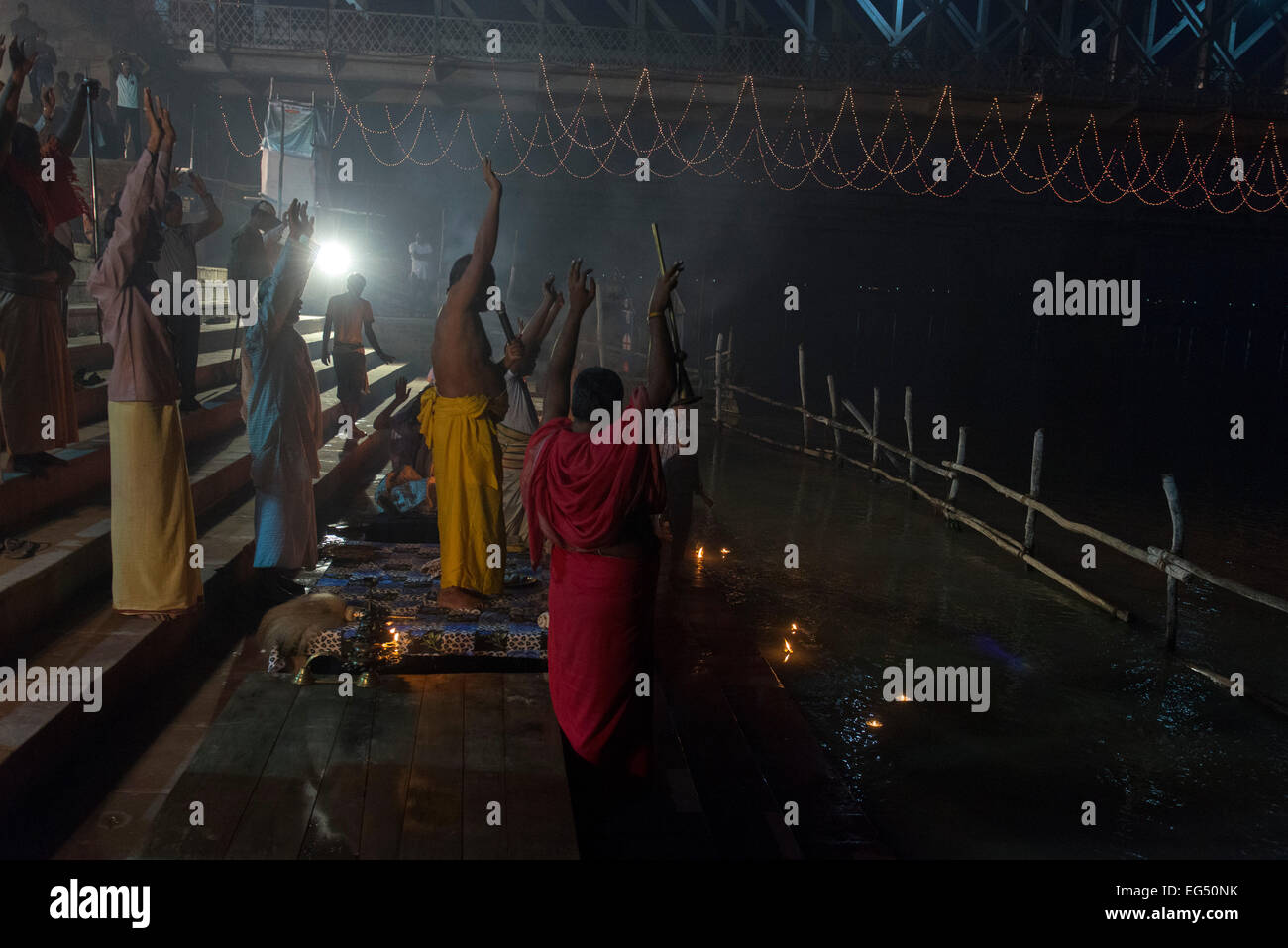 Dans la soirée Aarti Gandak, Sonepur Mela Banque D'Images