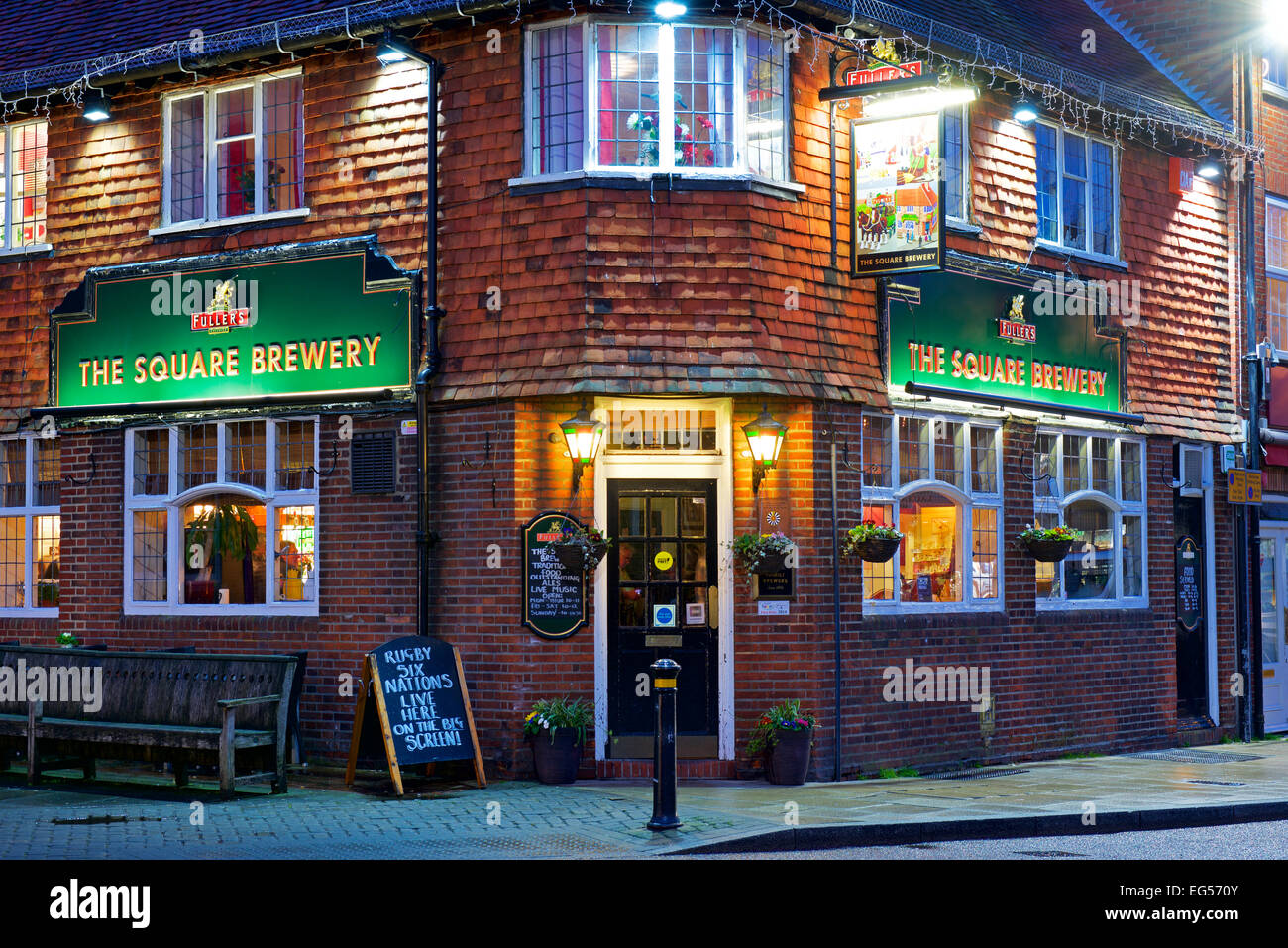 Le pub-brasserie carrés à Petersfield, Hampshire, Angleterre, Royaume-Uni Banque D'Images
