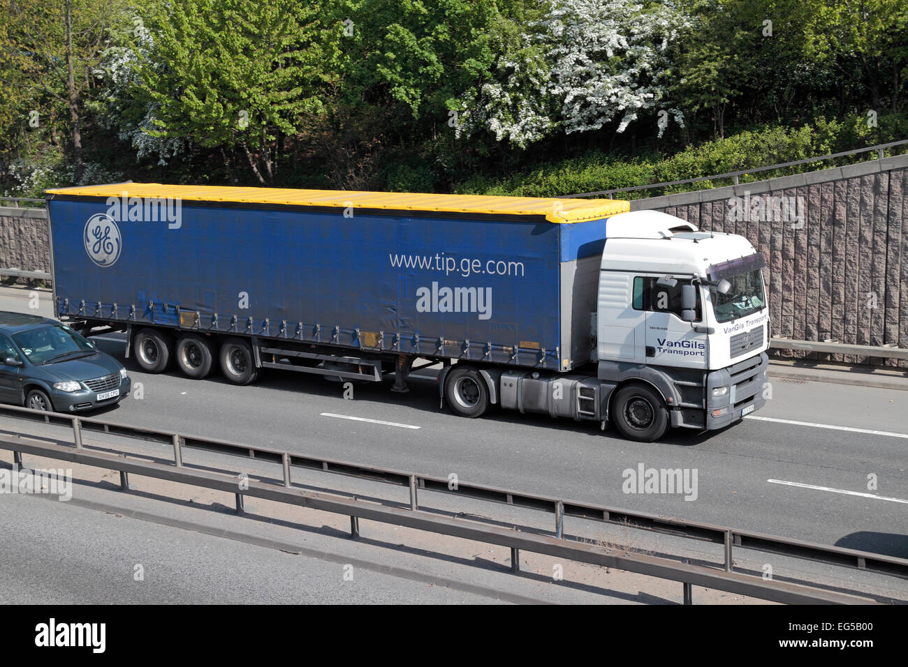 GE Fleet Services une remorque camion (anciennement Transports Pool  International, Inc. (TIP)) sur l'A40 dans l'ouest de Londres, Royaume-Uni  Photo Stock - Alamy
