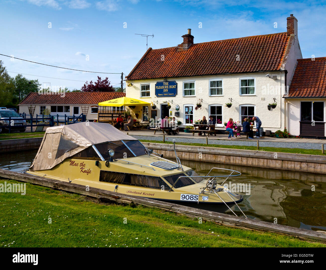 Le bateau de plaisance Inn un pub traditionnel à Hickling Staithe sur les Norfolk Broads en Est-anglie England UK Banque D'Images