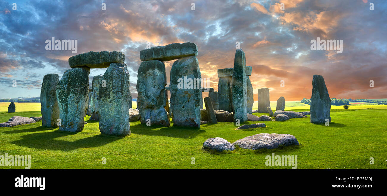 Ancien Néolithique Stonehenge le cercle de pierre debout, monument du patrimoine mondial de l'UNESCO, Wilshire, Angleterre Banque D'Images