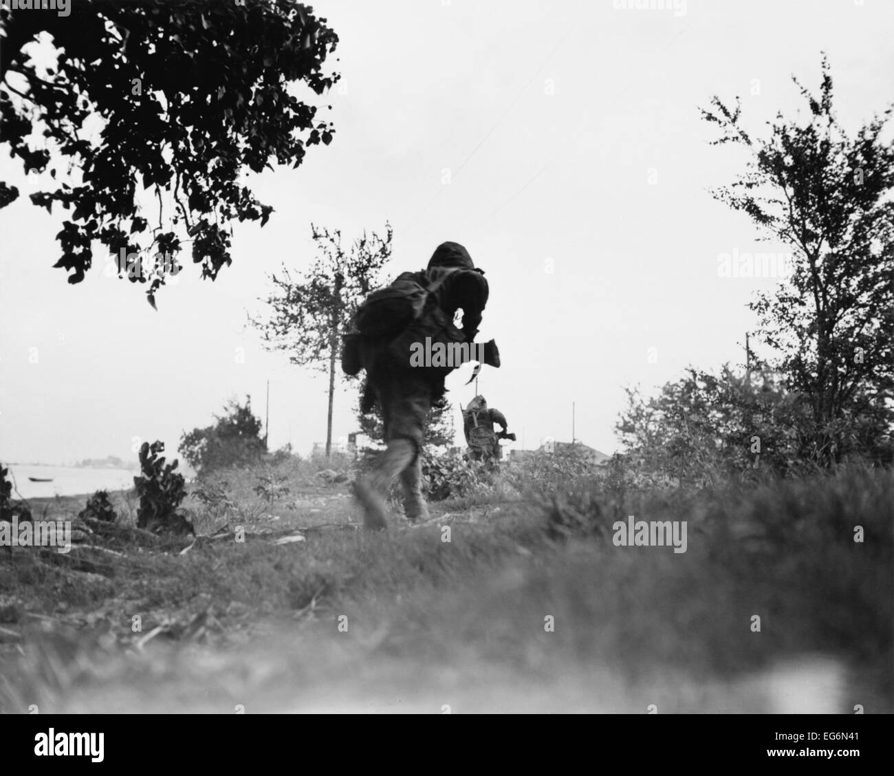 Déplacer des marines contre les Japonais sur Saipan. Le 24 juin 1944. Îles Mariannes du Nord, de la guerre mondiale 2. (BSLOC   2014 10 106) Banque D'Images