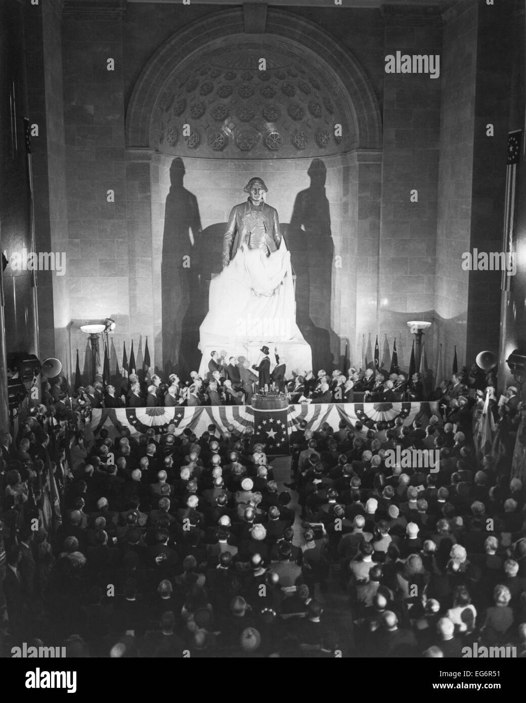 Dévoilement de la Statue de George Washington, à l'échelle nationale Masonic Memorial. Le président Harry Truman avec maçons à Alexandrie, Banque D'Images