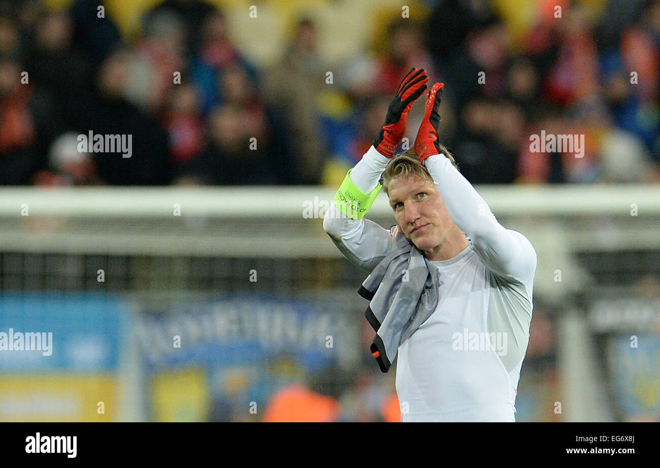 Lviv, Ukraine. Feb 17, 2015. Bastian Schweinsteiger Munich réagit après l'UEFA Champions League Round de 16 premier match de football entre le Shakhtar Donetsk et le FC Bayern de Munich à l'arène à Lviv, Ukraine, 17 février 2015. Photo : Andreas Gebert/dpa/Alamy Live News Banque D'Images