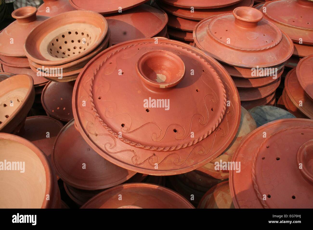 Poterie en terre traditionnelle des affaires au Bangladesh Banque D'Images