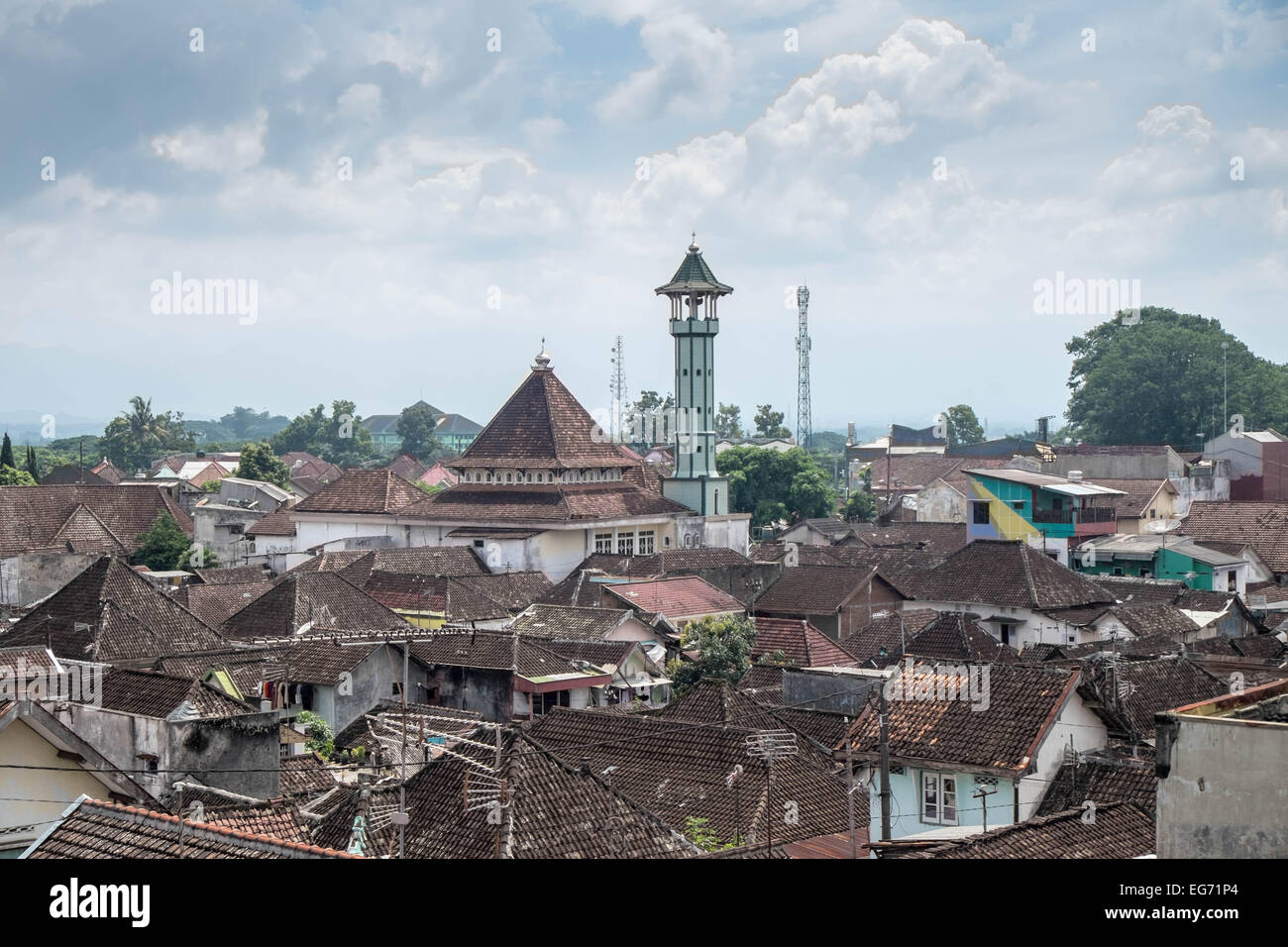Vue depuis un toit dans la ville de Malang, à Java Banque D'Images
