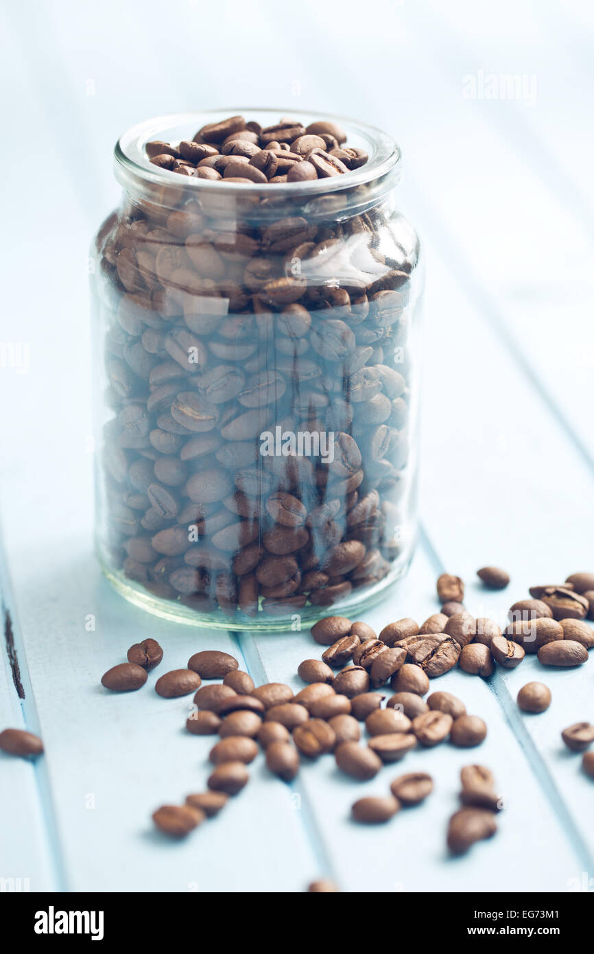 Les grains de café dans le jar Banque D'Images
