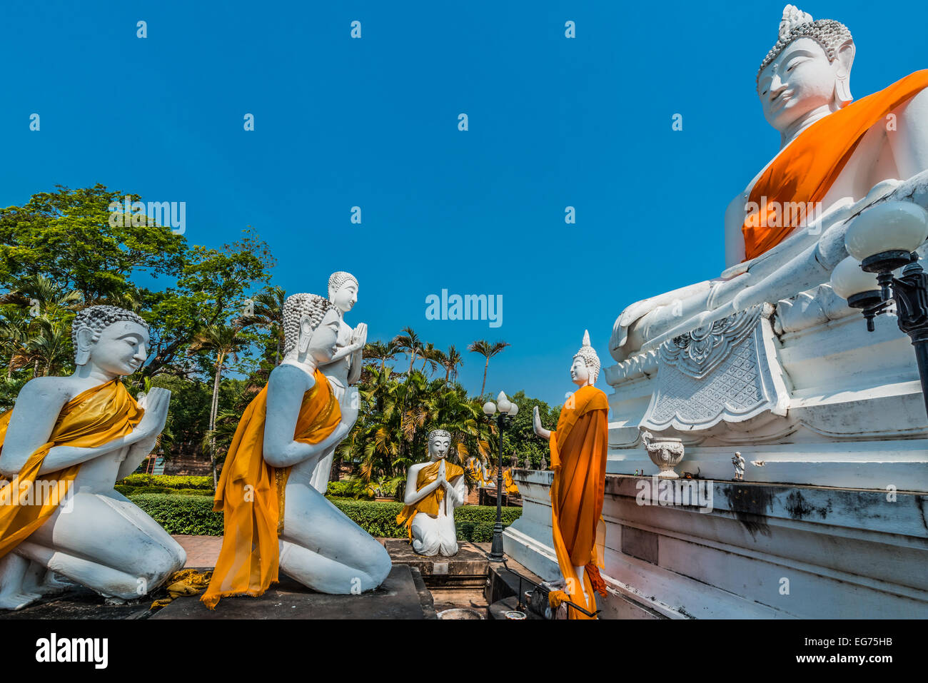 Statues de Bouddha du Wat Yai Chai Mongkhon Ayutthaya Bangkok Thaïlande Banque D'Images
