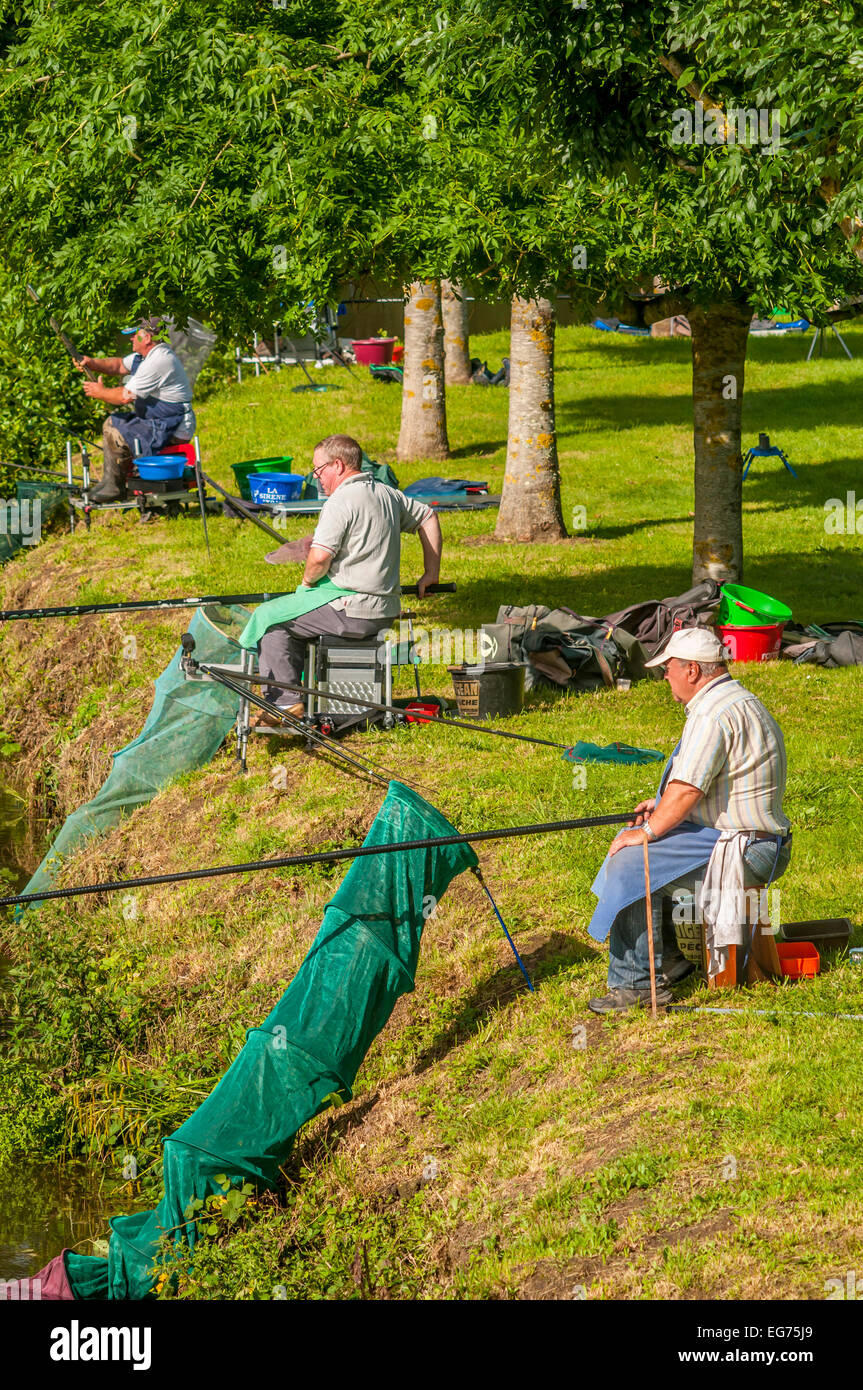 Concours de pêche sur la rivière Claise, sud-Touraine, France. Banque D'Images