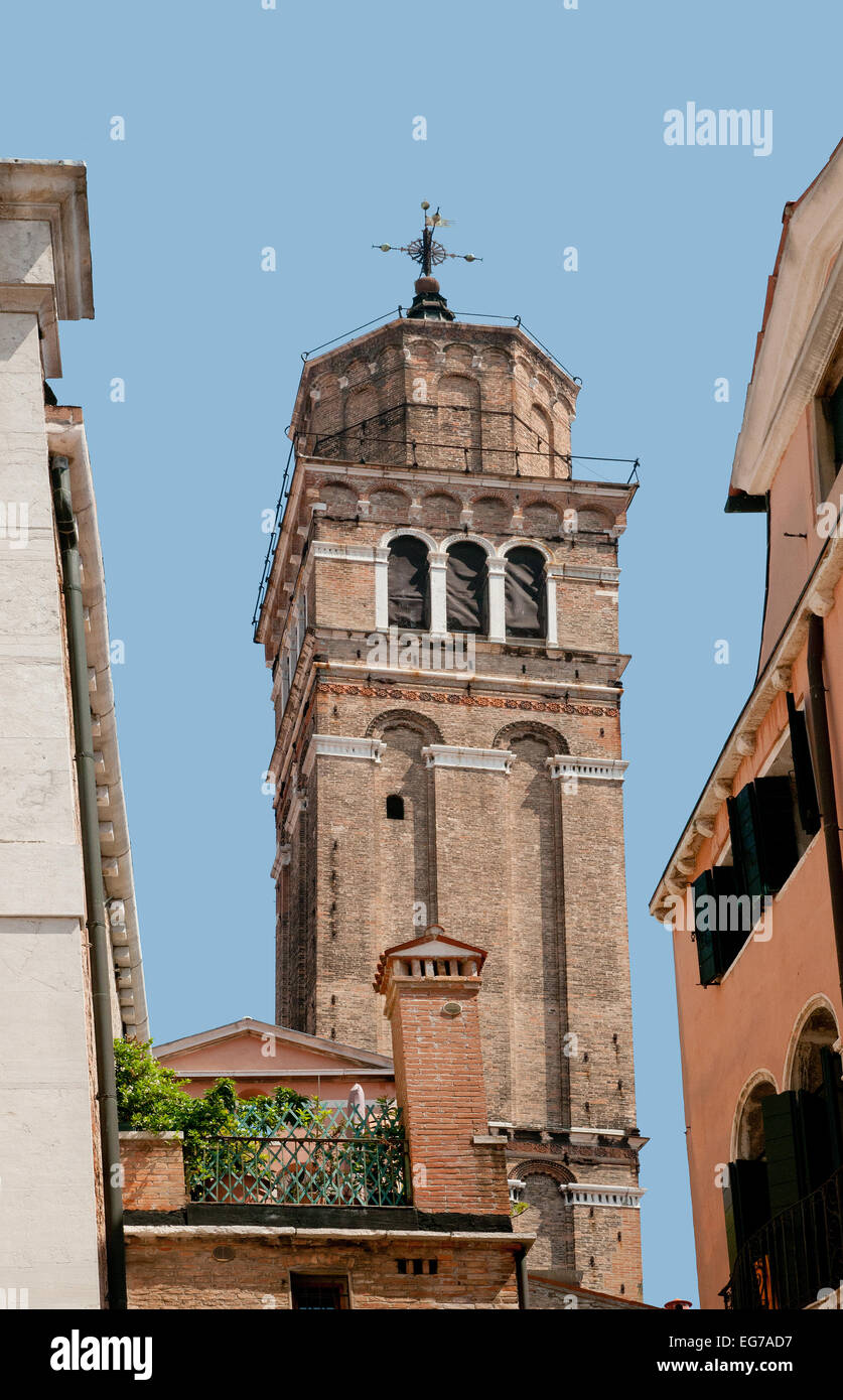 Le Campanile ou clocher vu de Campo San Stefano Italie Venise en juin Sunshine Banque D'Images