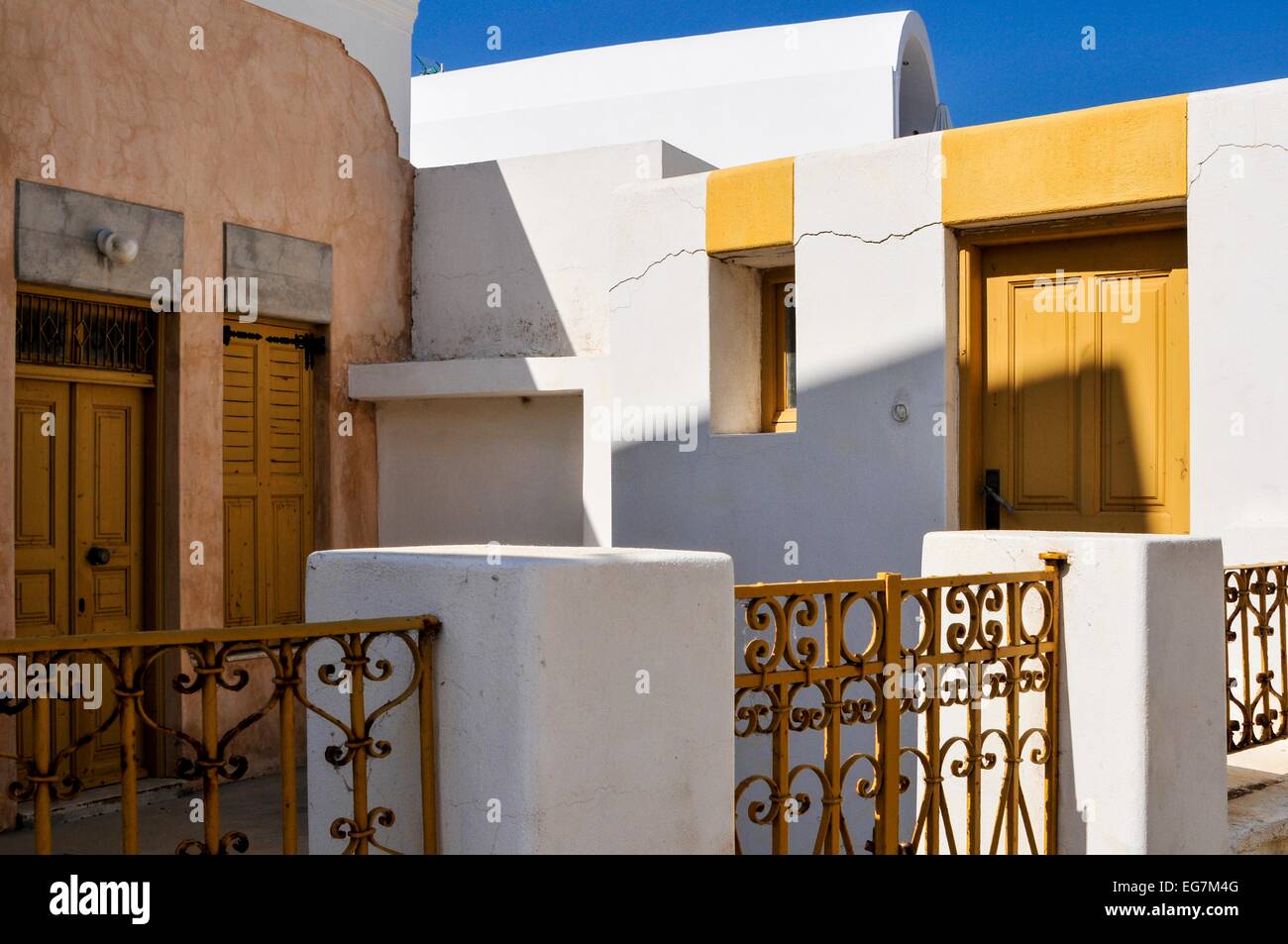 La ville de Fira, la capitale de l'île de Santorin (Thera Thira officiellement, de façon classique) dans le groupe de l'île des Cyclades de G Banque D'Images