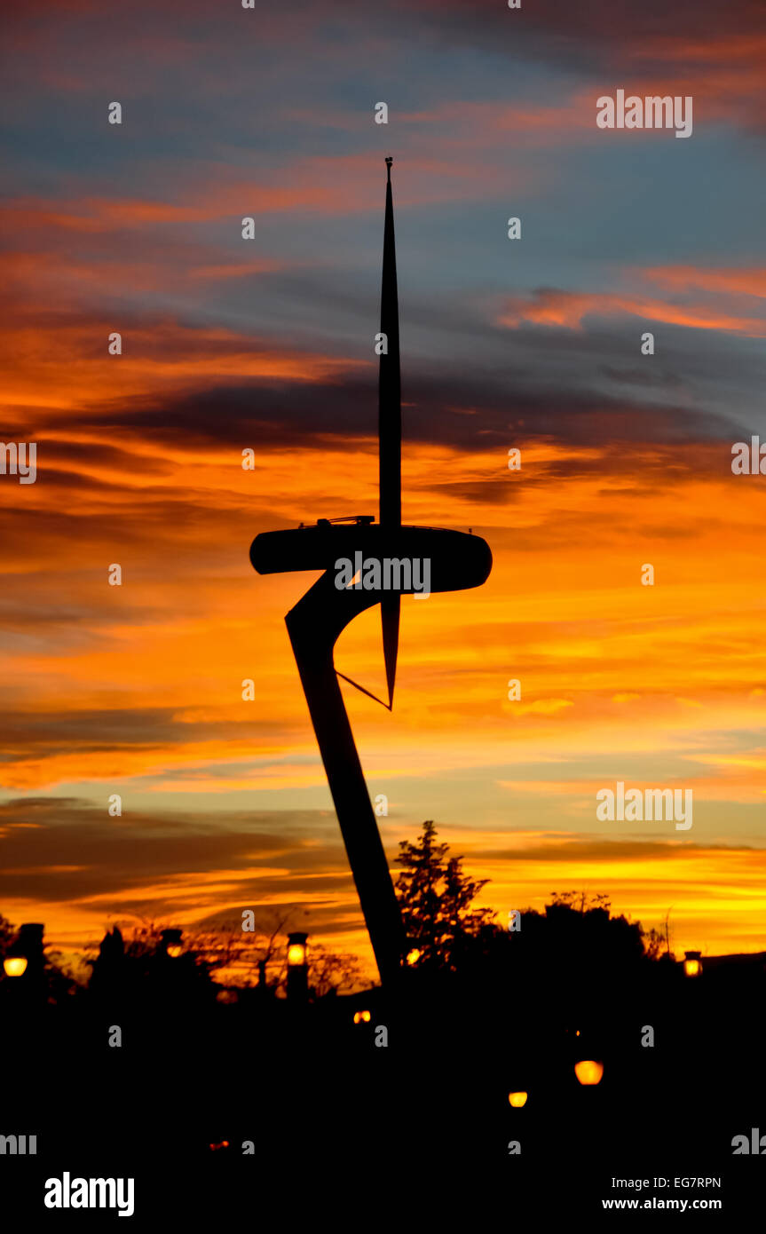 En forme de fusée tour de communications de Montjuic (Barcelone) conçue par Santiago Calatrava Banque D'Images